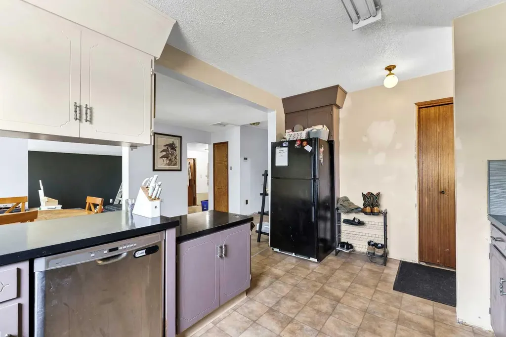 213 6 Street SE Redcliff AB T0J 2P0