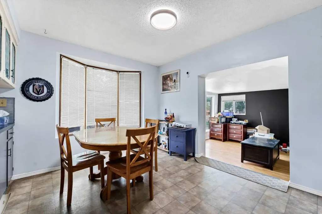 213 6 Street SE Redcliff AB T0J 2P0
