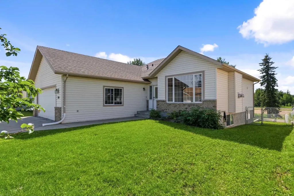 156 Park Drive Whitecourt AB T7S 1R3