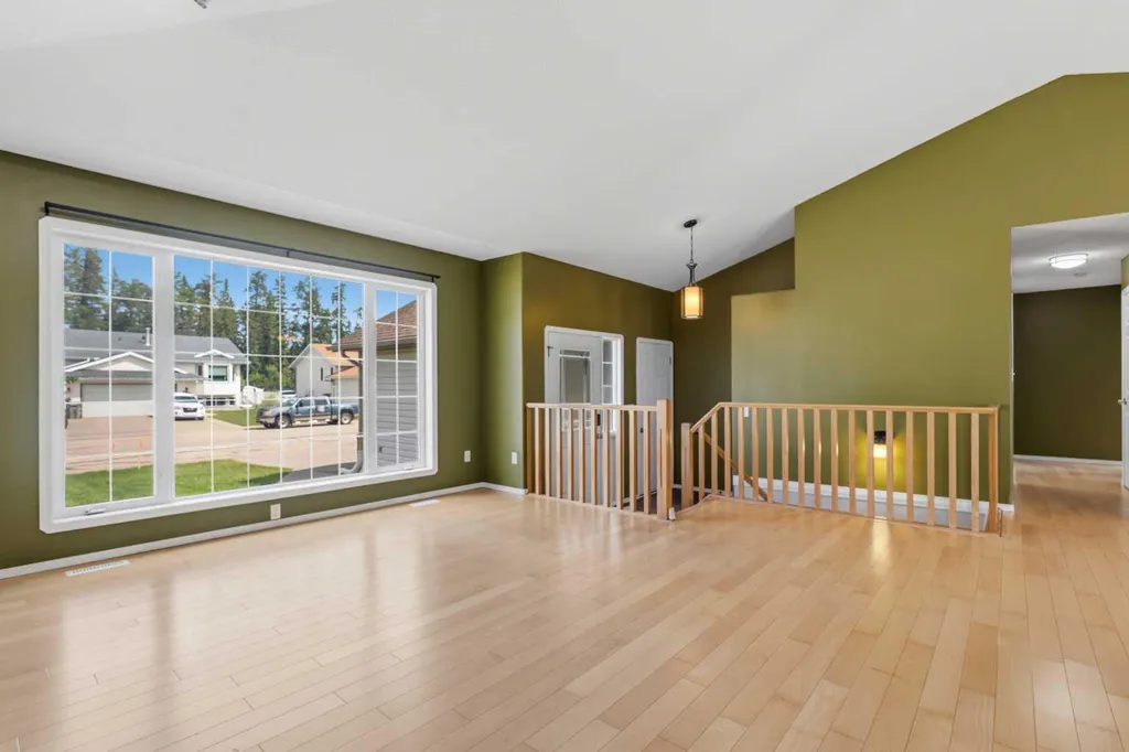 156 Park Drive Whitecourt AB T7S 1R3