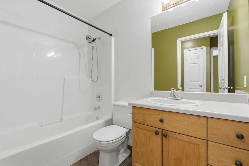 156 Park Drive Whitecourt AB T7S 1R3