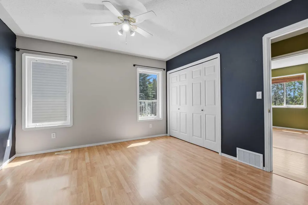 156 Park Drive Whitecourt AB T7S 1R3
