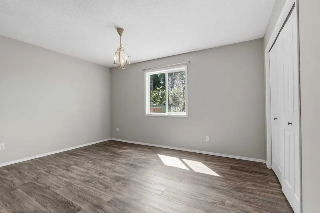156 Park Drive Whitecourt AB T7S 1R3