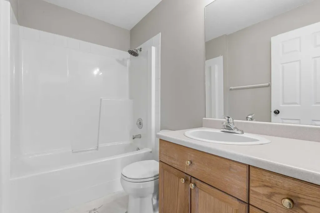156 Park Drive Whitecourt AB T7S 1R3