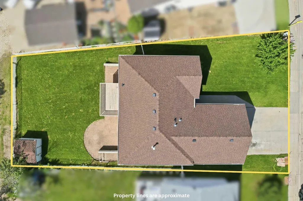 156 Park Drive Whitecourt AB T7S 1R3