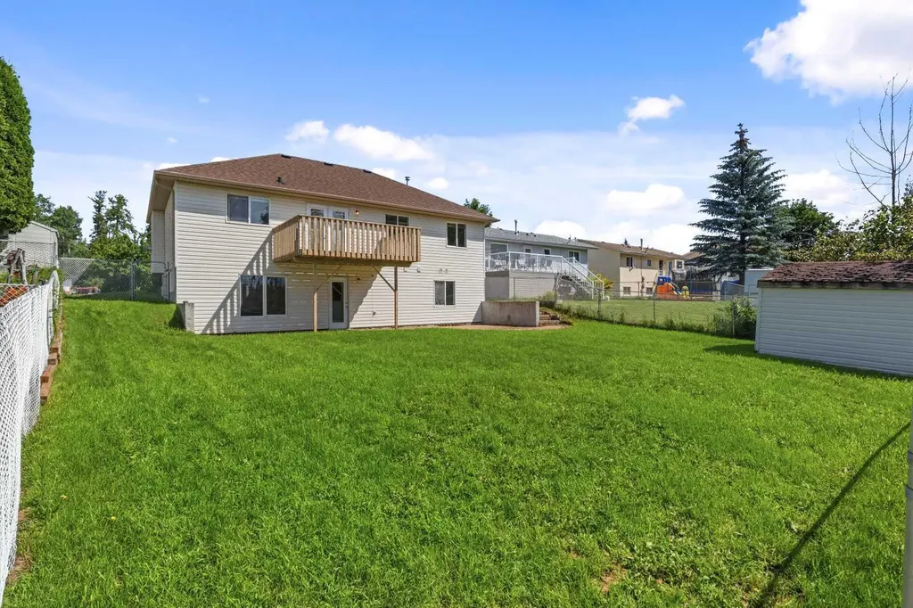 156 Park Drive Whitecourt AB T7S 1R3