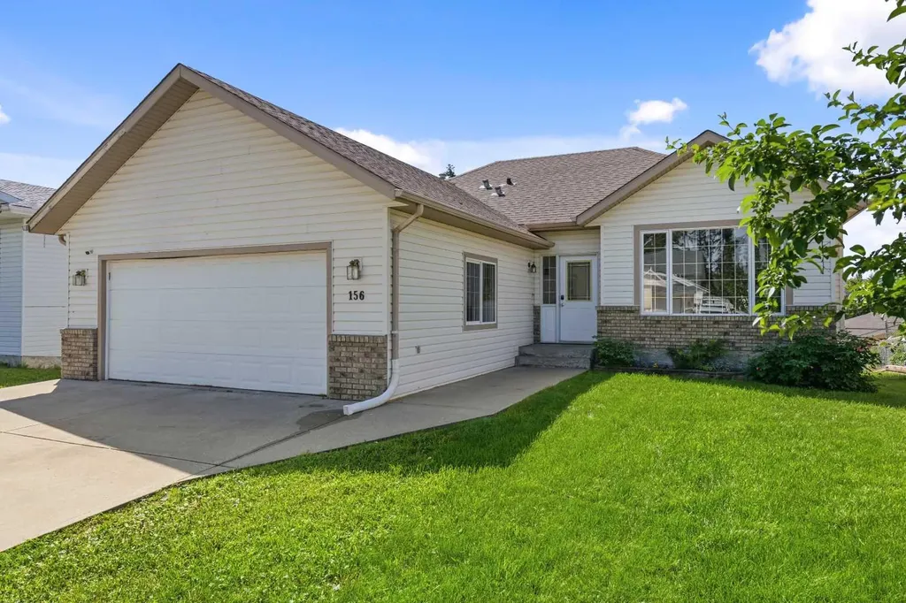 156 Park Drive Whitecourt AB T7S 1R3