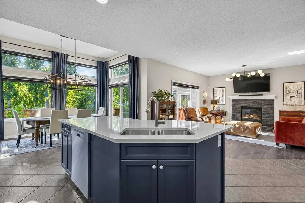 11 Chapala Square SE Calgary AB T2X 3T7