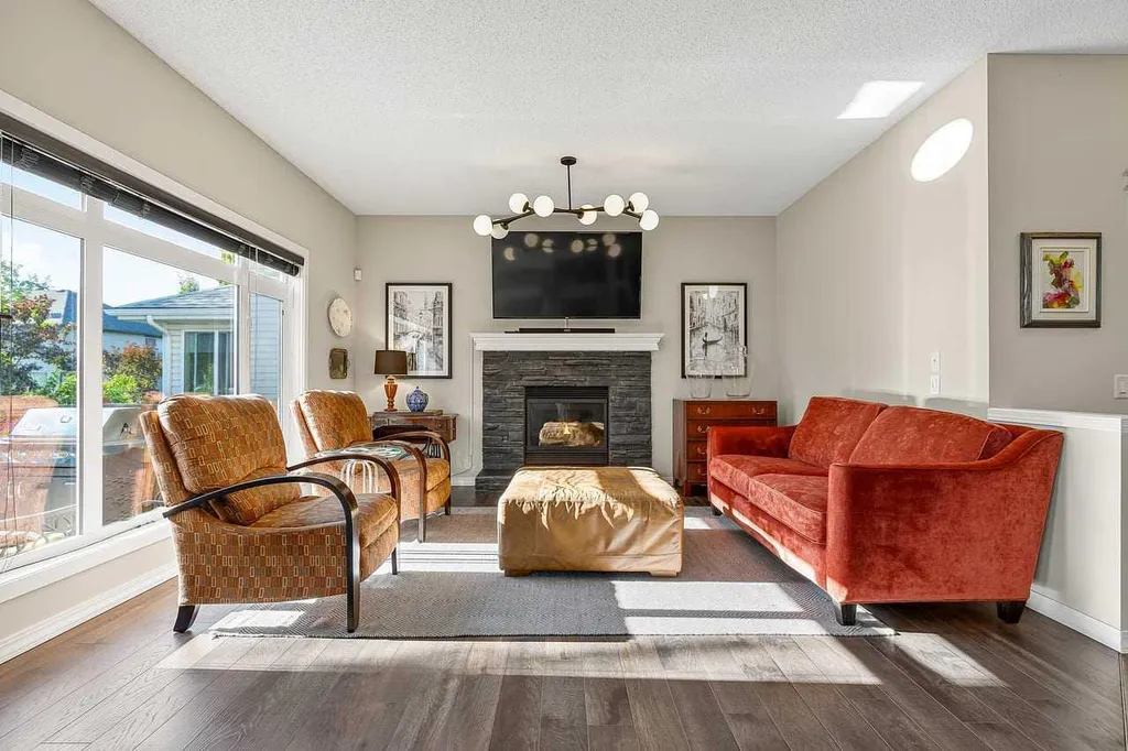 11 Chapala Square SE Calgary AB T2X 3T7