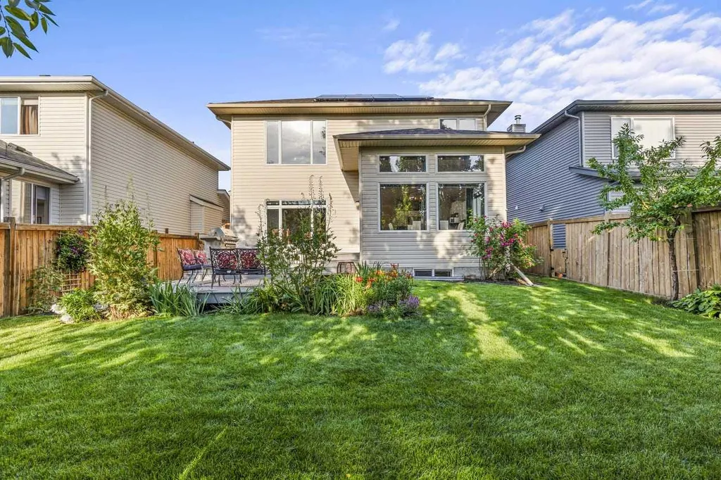 11 Chapala Square SE Calgary AB T2X 3T7