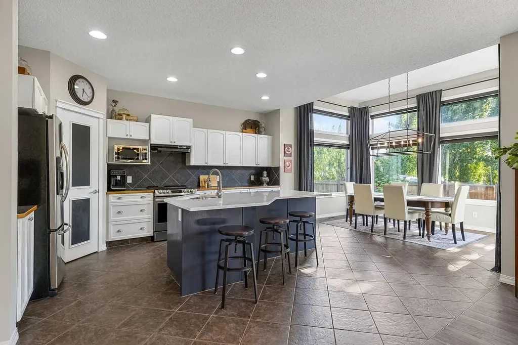 11 Chapala Square SE Calgary AB T2X 3T7
