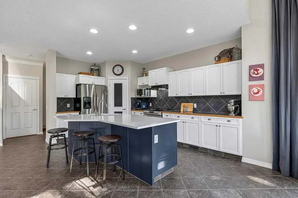 11 Chapala Square SE Calgary AB T2X 3T7