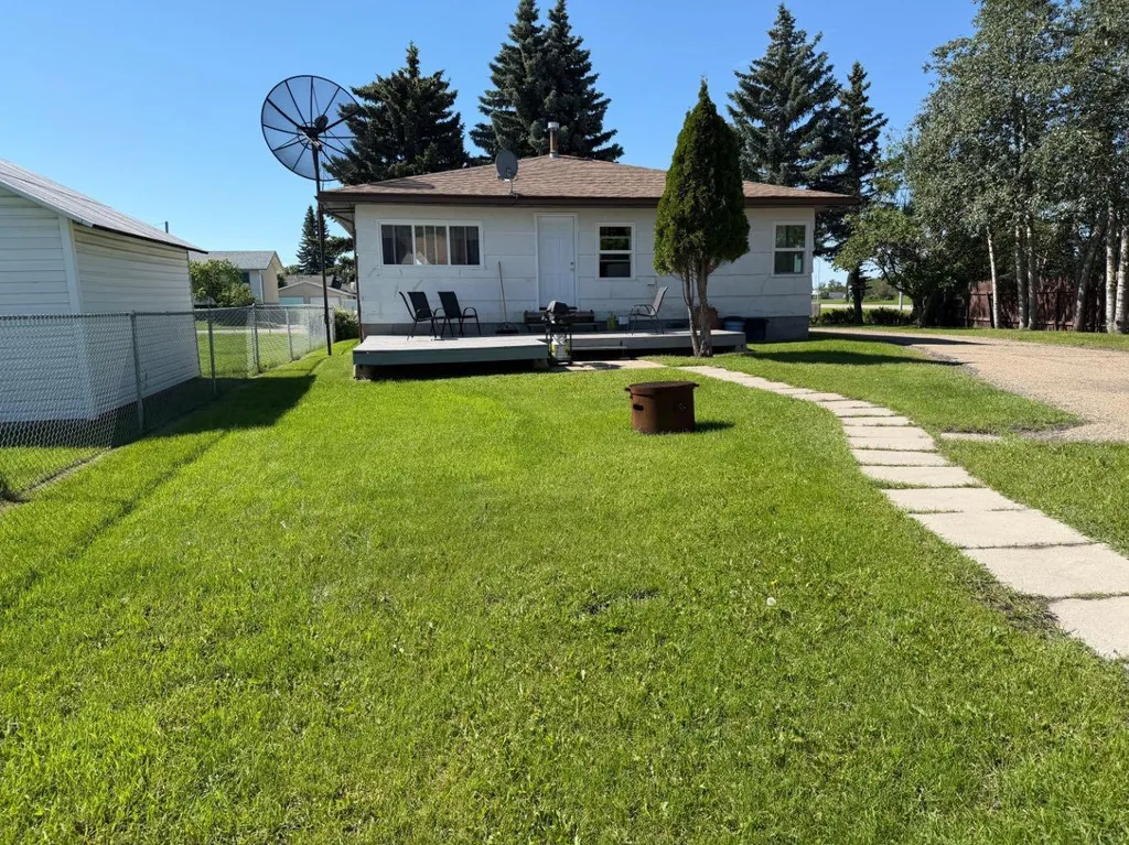 5206 61 Avenue Ponoka AB T4J 1E8