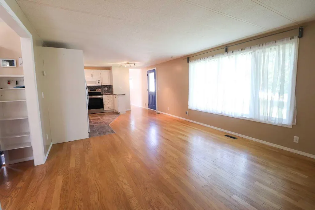 2300 13 Street N Lethbridge AB T1H 4E8
