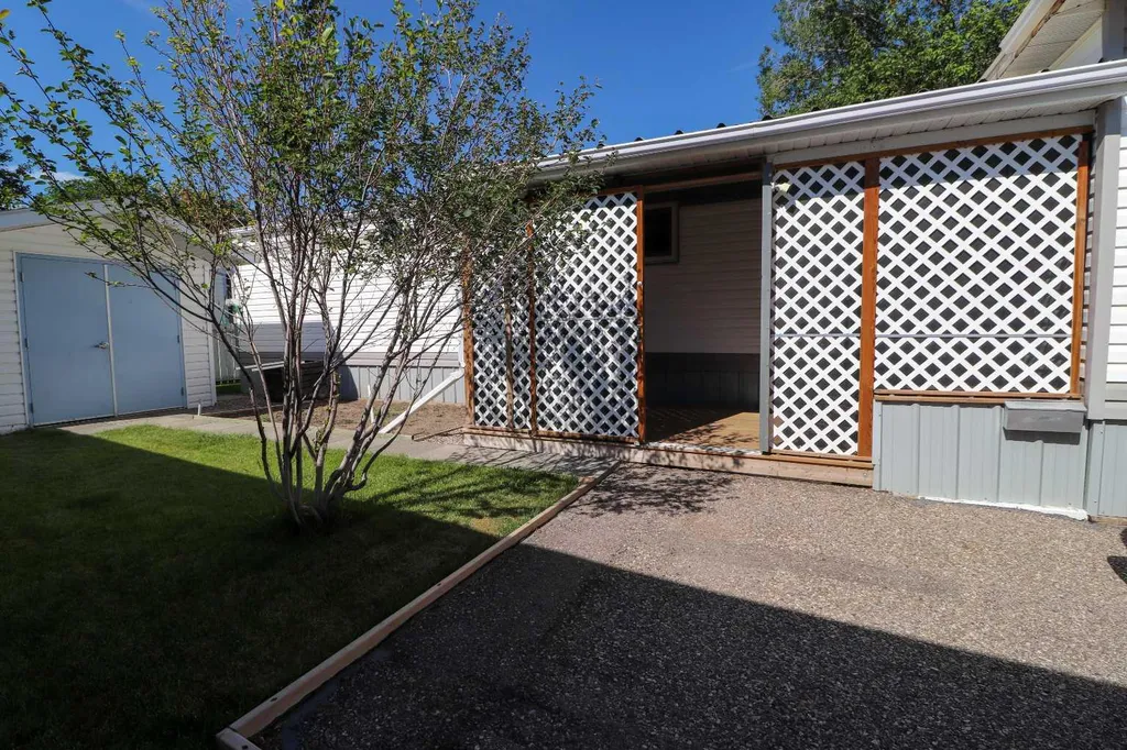 2300 13 Street N Lethbridge AB T1H 4E8