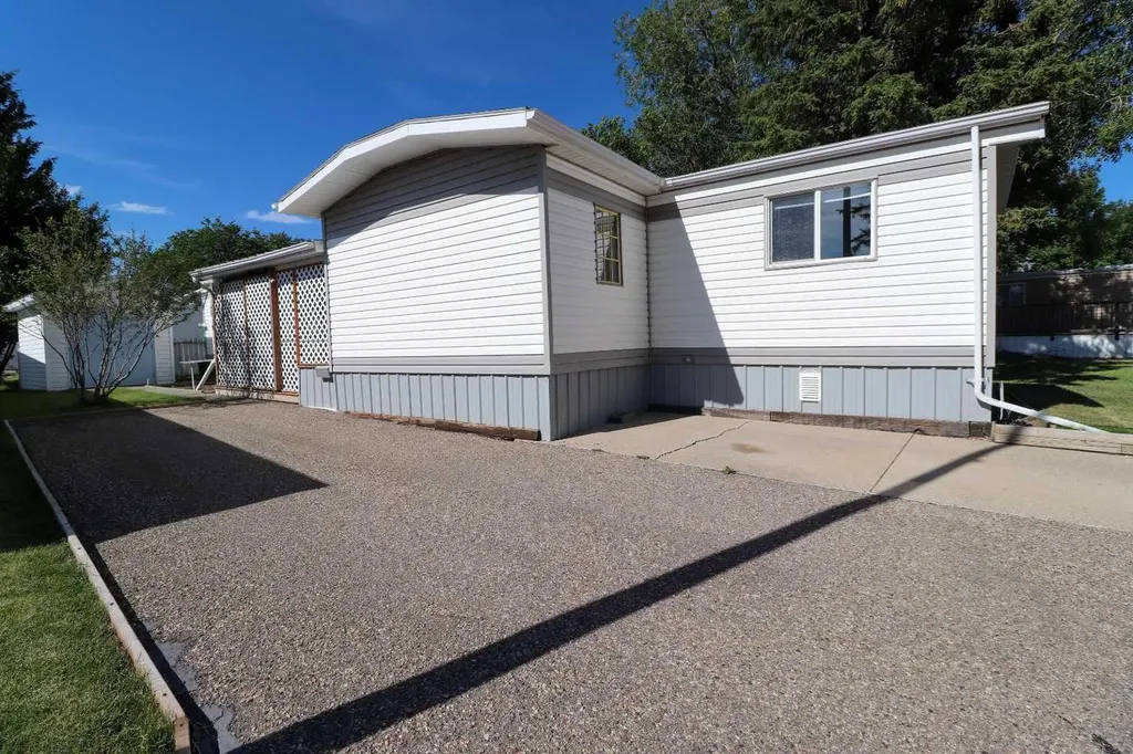 2300 13 Street N Lethbridge AB T1H 4E8