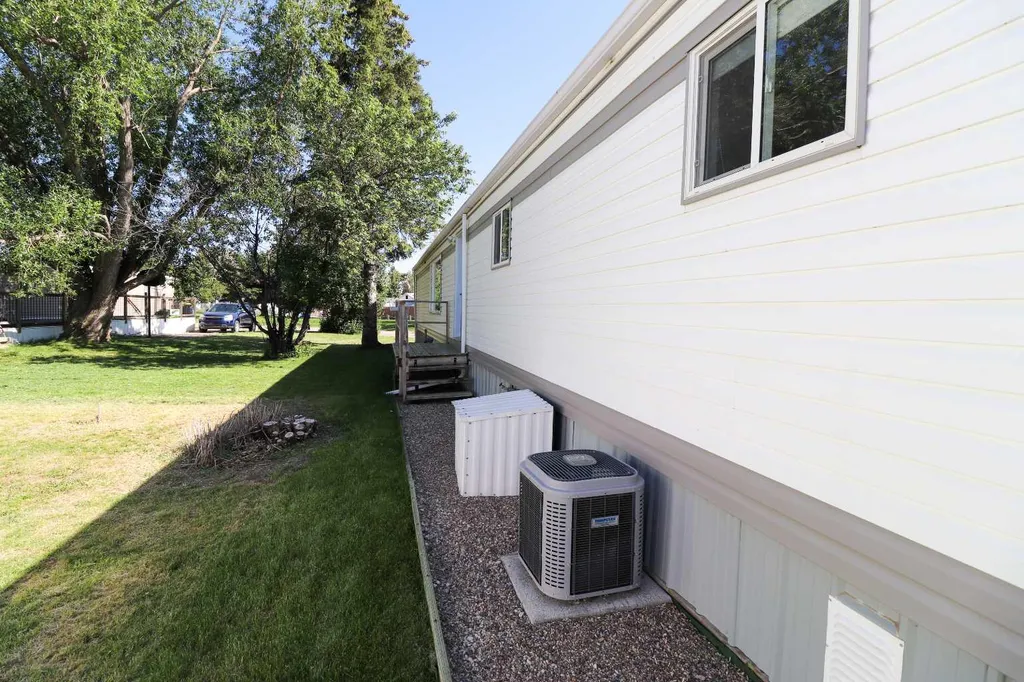 2300 13 Street N Lethbridge AB T1H 4E8