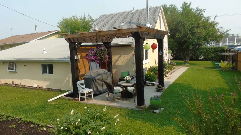 536 22 Street Fort Macleod AB T0L 0Z0