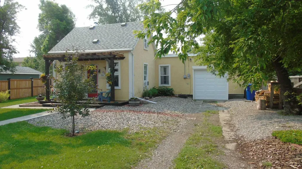 536 22 Street Fort Macleod AB T0L 0Z0