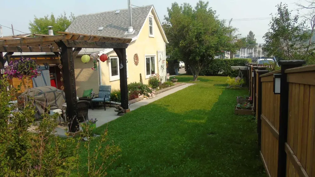 536 22 Fort Macleod AB T0L 0Z0