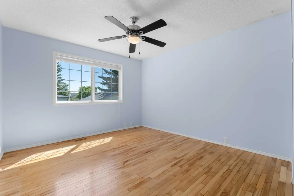 27 Elk Hill SE Airdrie AB T4B 1Z1