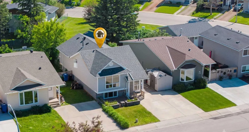 27 Elk Hill SE Airdrie AB T4B 1Z1