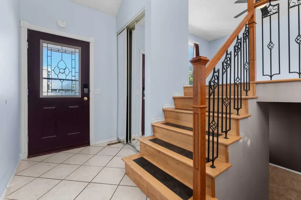27 Elk Hill SE Airdrie AB T4B 1Z1