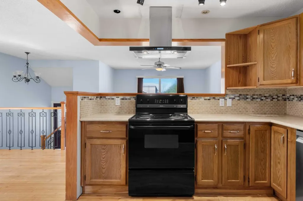 27 Elk Hill SE Airdrie AB T4B 1Z1