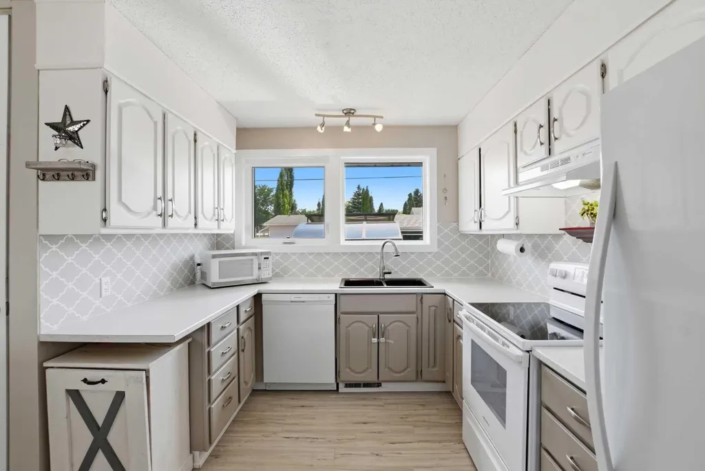 5745 35 Street Red Deer AB T4N 0S5