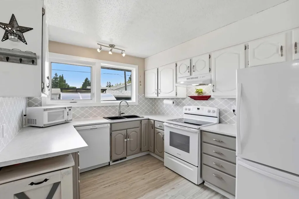 5745 35 Street Red Deer AB T4N 0S5