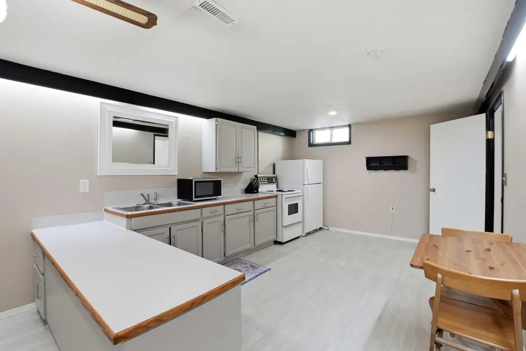 5745 35 Street Red Deer AB T4N 0S5