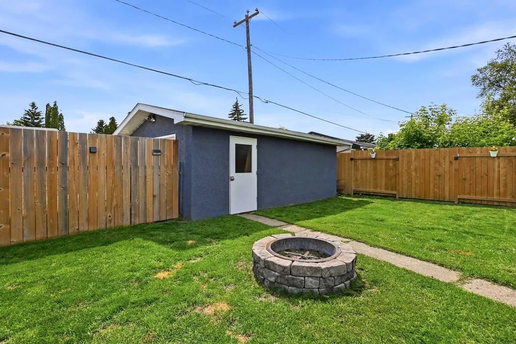 5745 35 Street Red Deer AB T4N 0S5