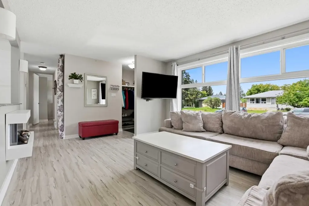 5745 35 Street Red Deer AB T4N 0S5