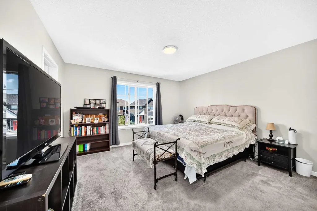 96 Wolf Gate Okotoks AB T1S 5T9