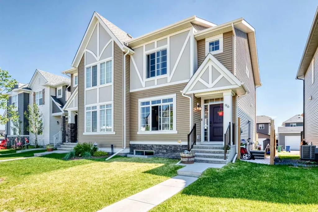 96 Wolf Gate Okotoks AB T1S 5T9
