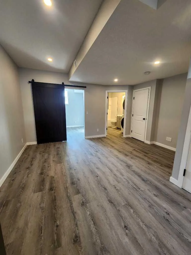 96 Wolf Gate Okotoks AB T1S 5T9
