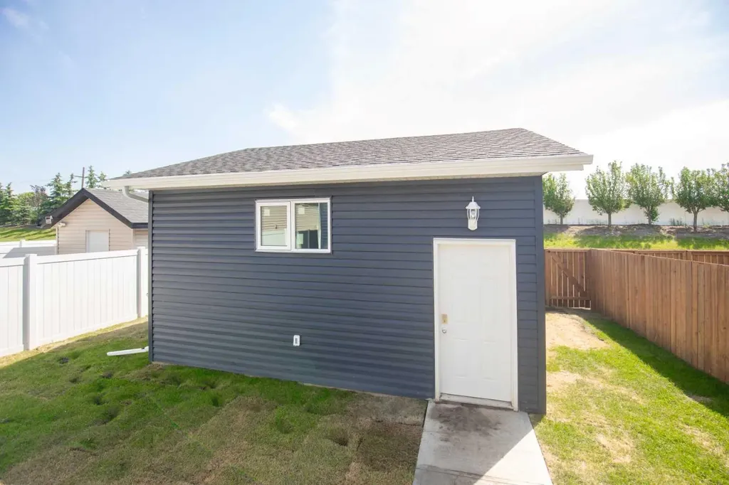 113 Aztec Crescent Blackfalds AB T4M0M7
