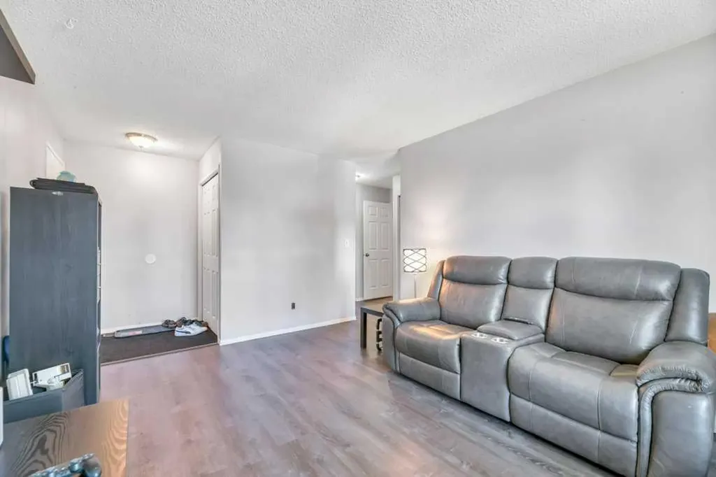 23 Abbercove Road SE Calgary AB T2A 6Y9