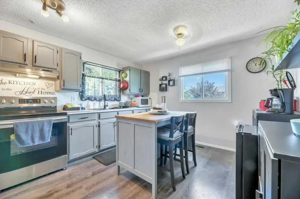 23 Abbercove Road SE Calgary AB T2A 6Y9