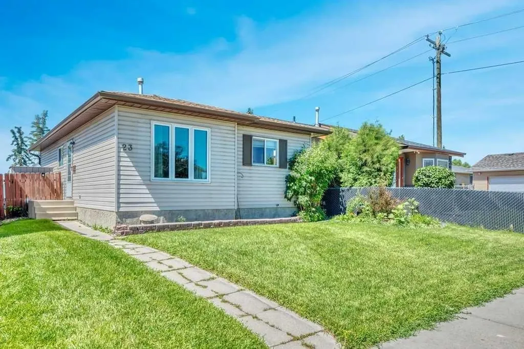 23 Abbercove Road SE Calgary AB T2A 6Y9