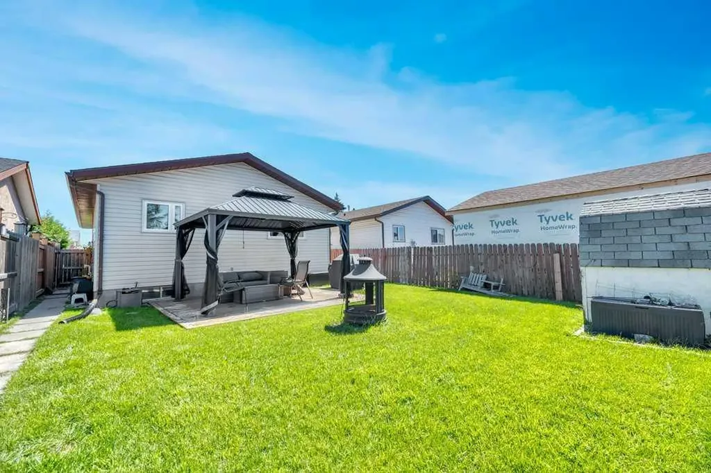 23 Abbercove Road SE Calgary AB T2A 6Y9
