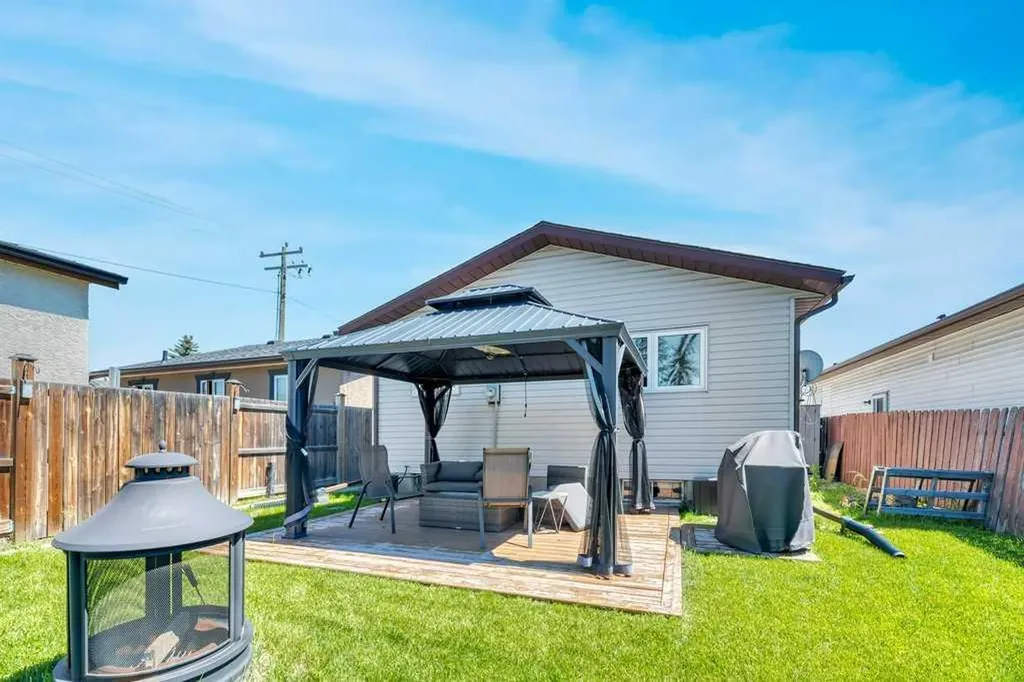 23 Abbercove Road SE Calgary AB T2A 6Y9