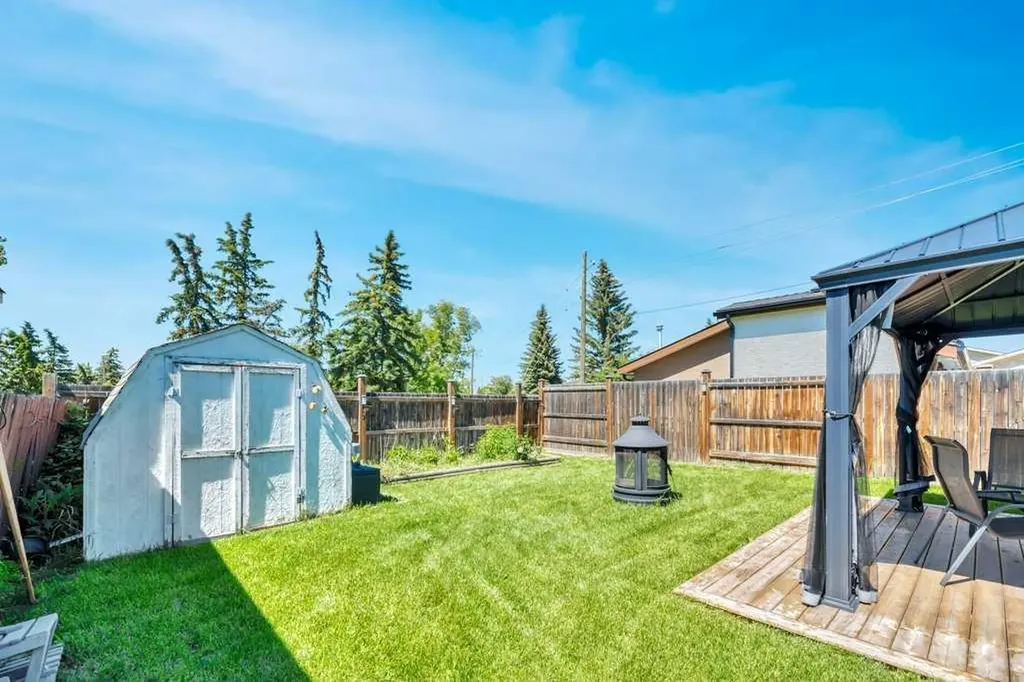 23 Abbercove Road SE Calgary AB T2A 6Y9