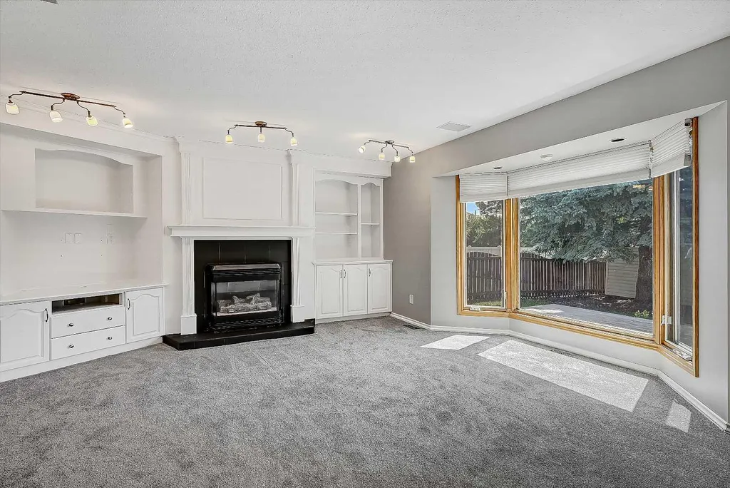 9513 62 Avenue Grande Prairie AB T8W2E1