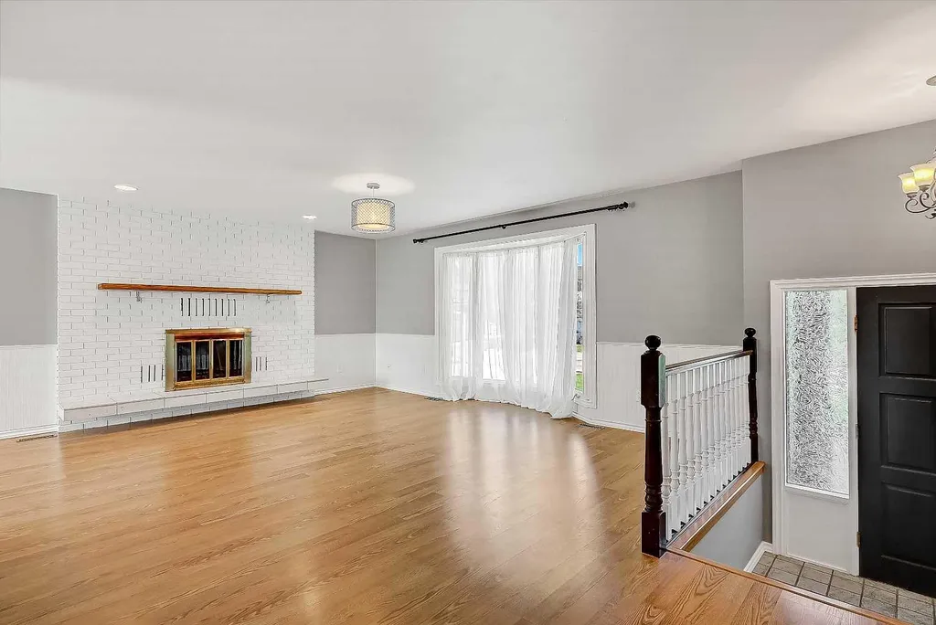 9513 62 Avenue Grande Prairie AB T8W2E1