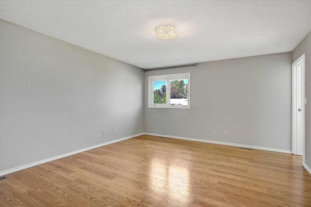 9513 62 Avenue Grande Prairie AB T8W2E1