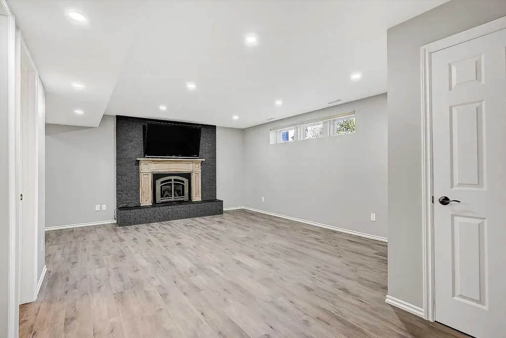 9513 62 Avenue Grande Prairie AB T8W2E1