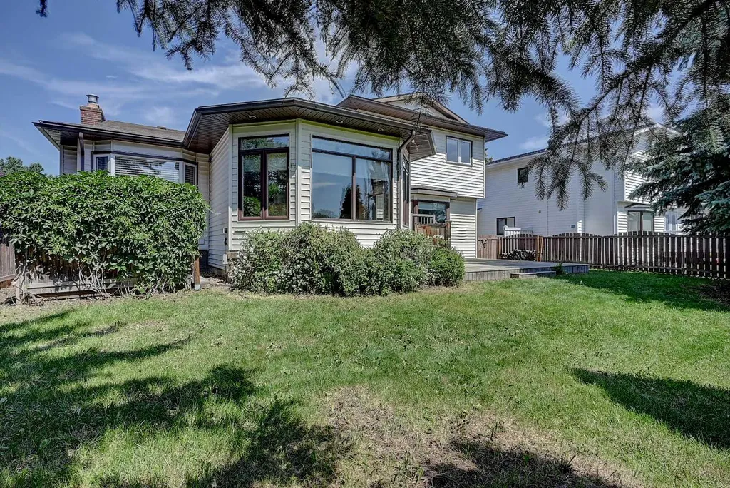 9513 62 Avenue Grande Prairie AB T8W2E1