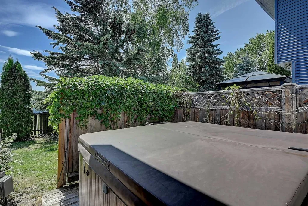 9513 62 Avenue Grande Prairie AB T8W2E1