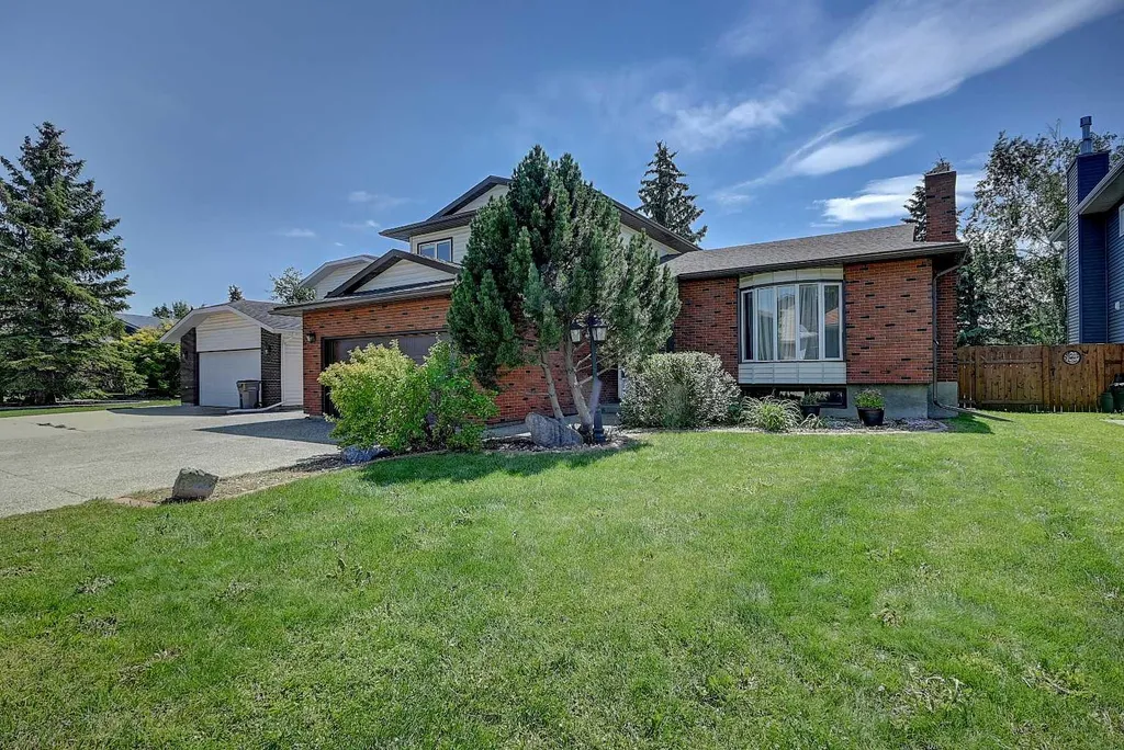 9513 62 Avenue Grande Prairie AB T8W2E1